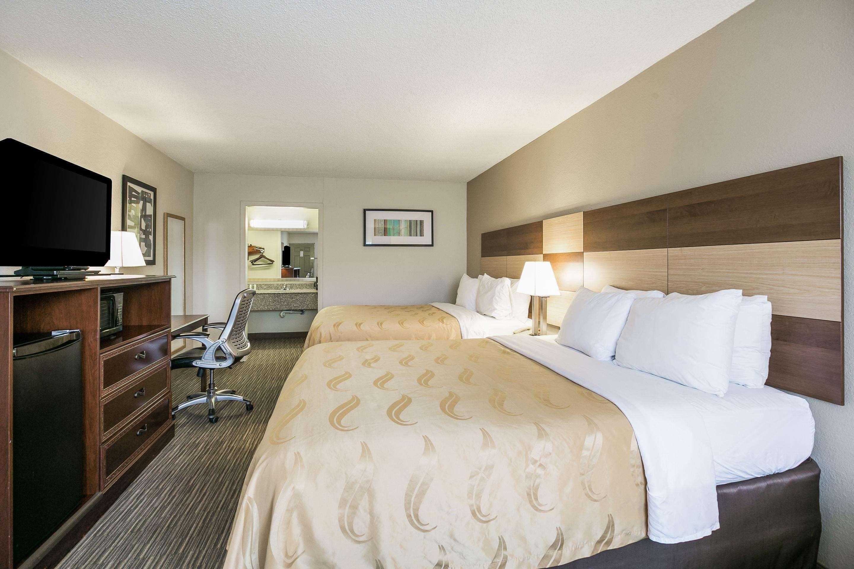 Quality Inn & Suites Near Lake Eufaula Bagian luar foto