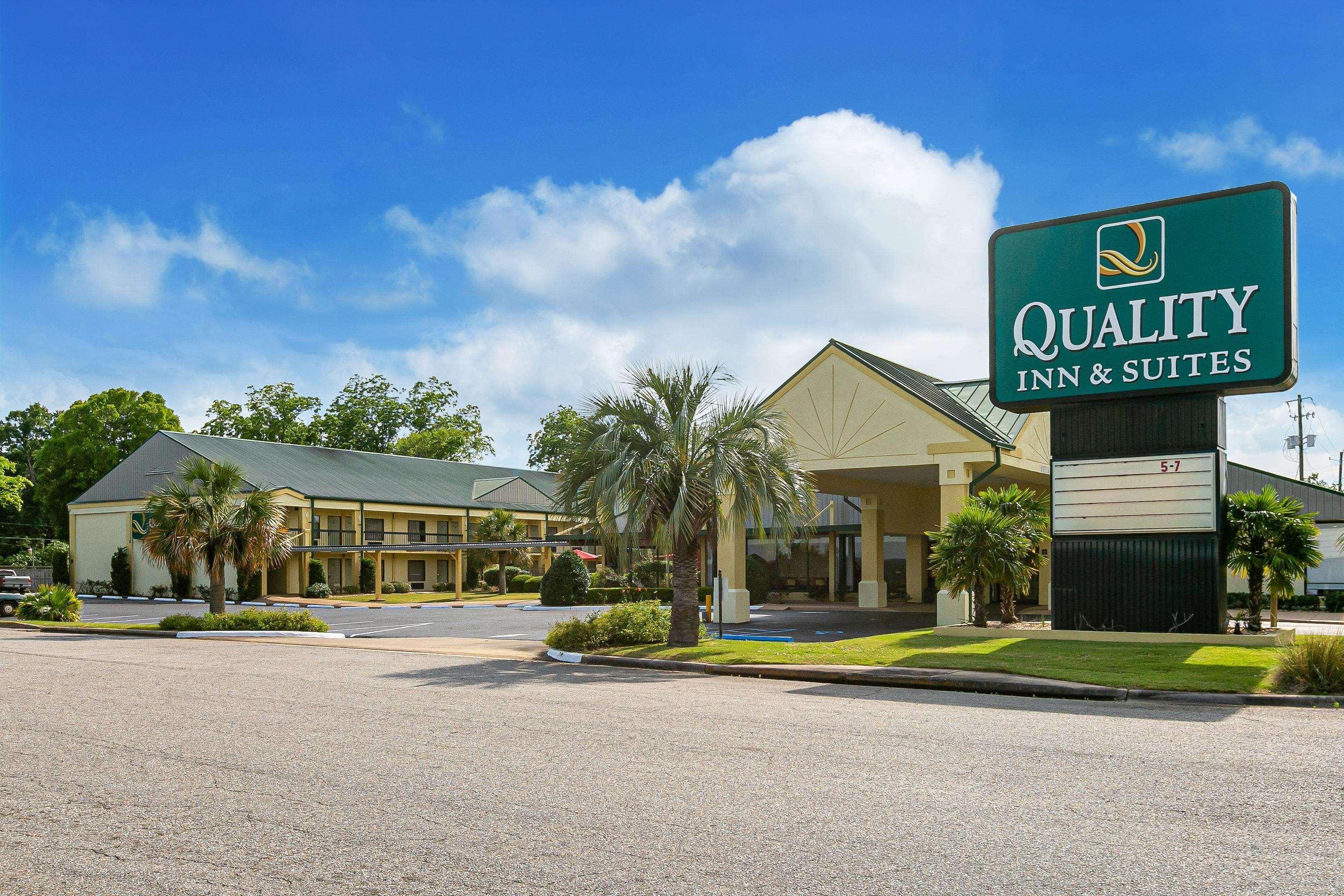 Quality Inn & Suites Near Lake Eufaula Bagian luar foto