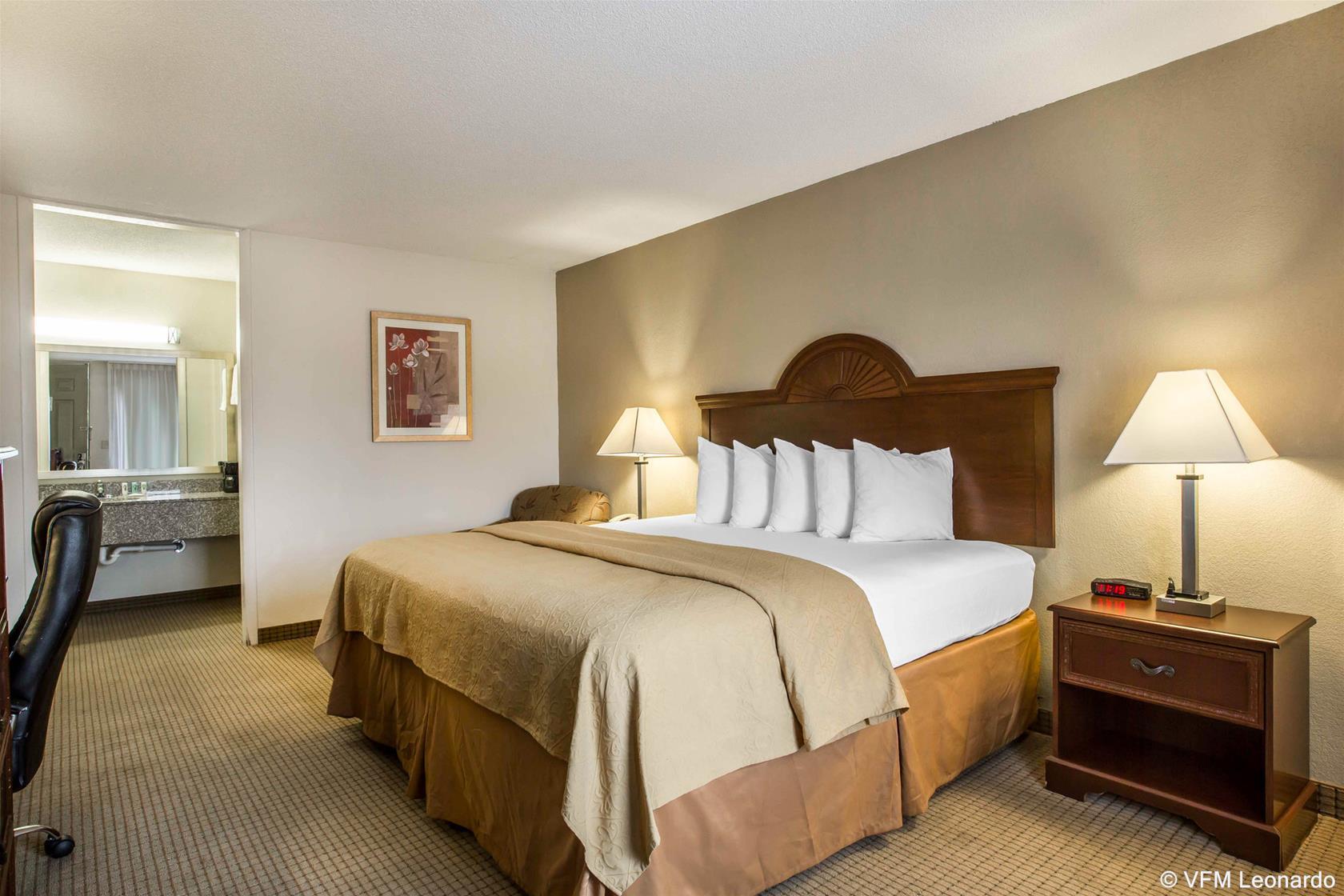 Quality Inn & Suites Near Lake Eufaula Bagian luar foto