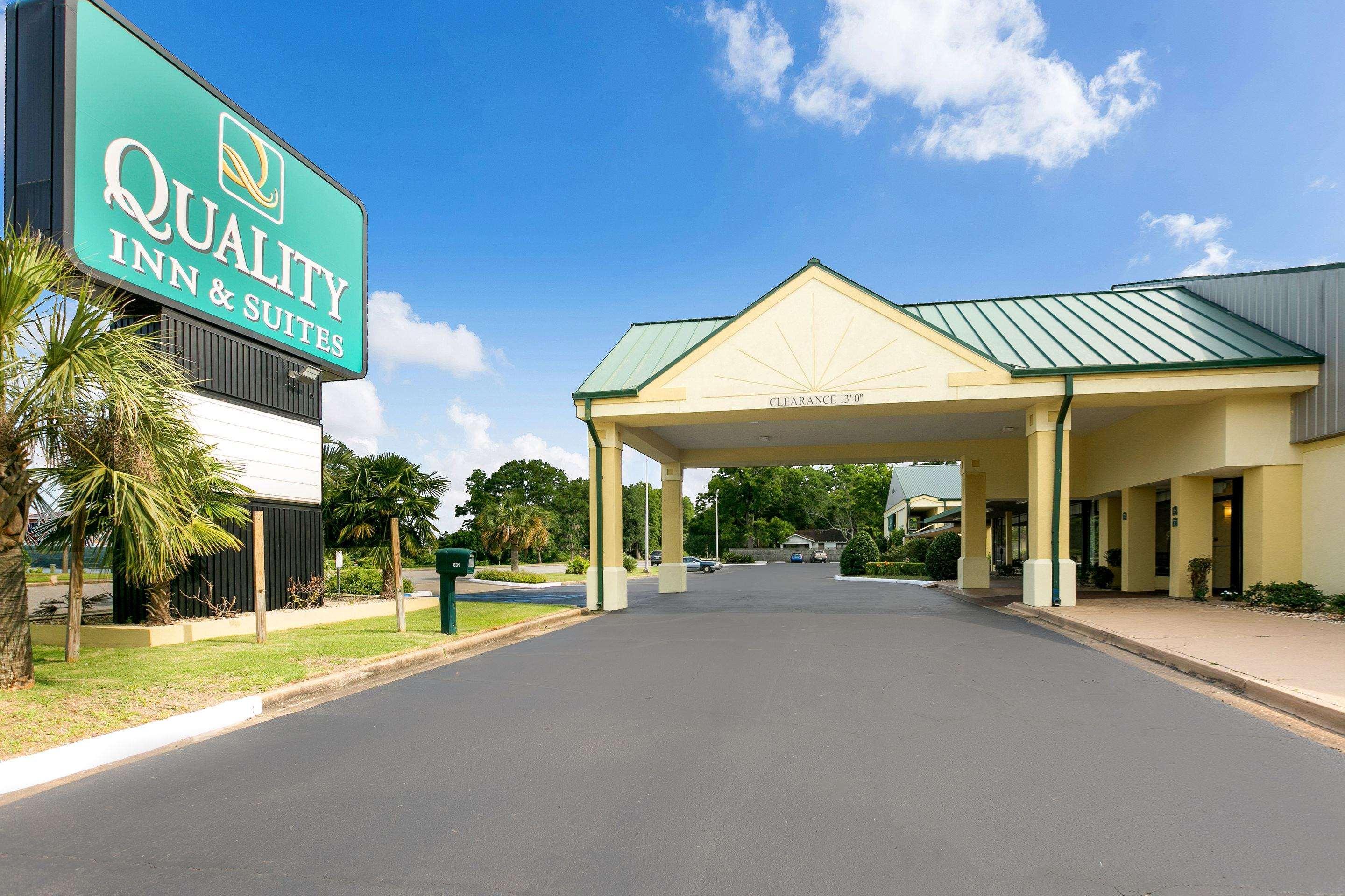 Quality Inn & Suites Near Lake Eufaula Bagian luar foto