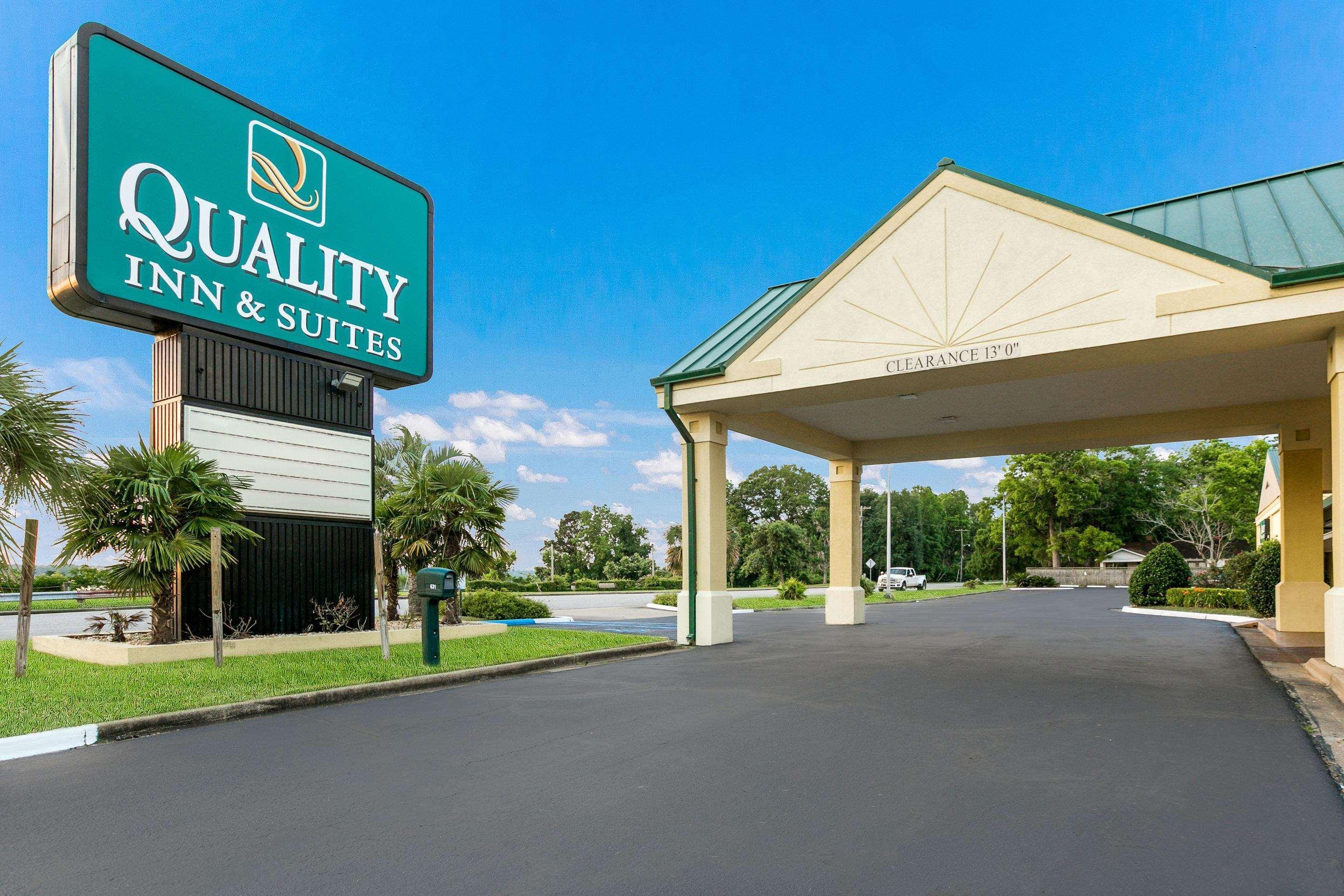 Quality Inn & Suites Near Lake Eufaula Bagian luar foto