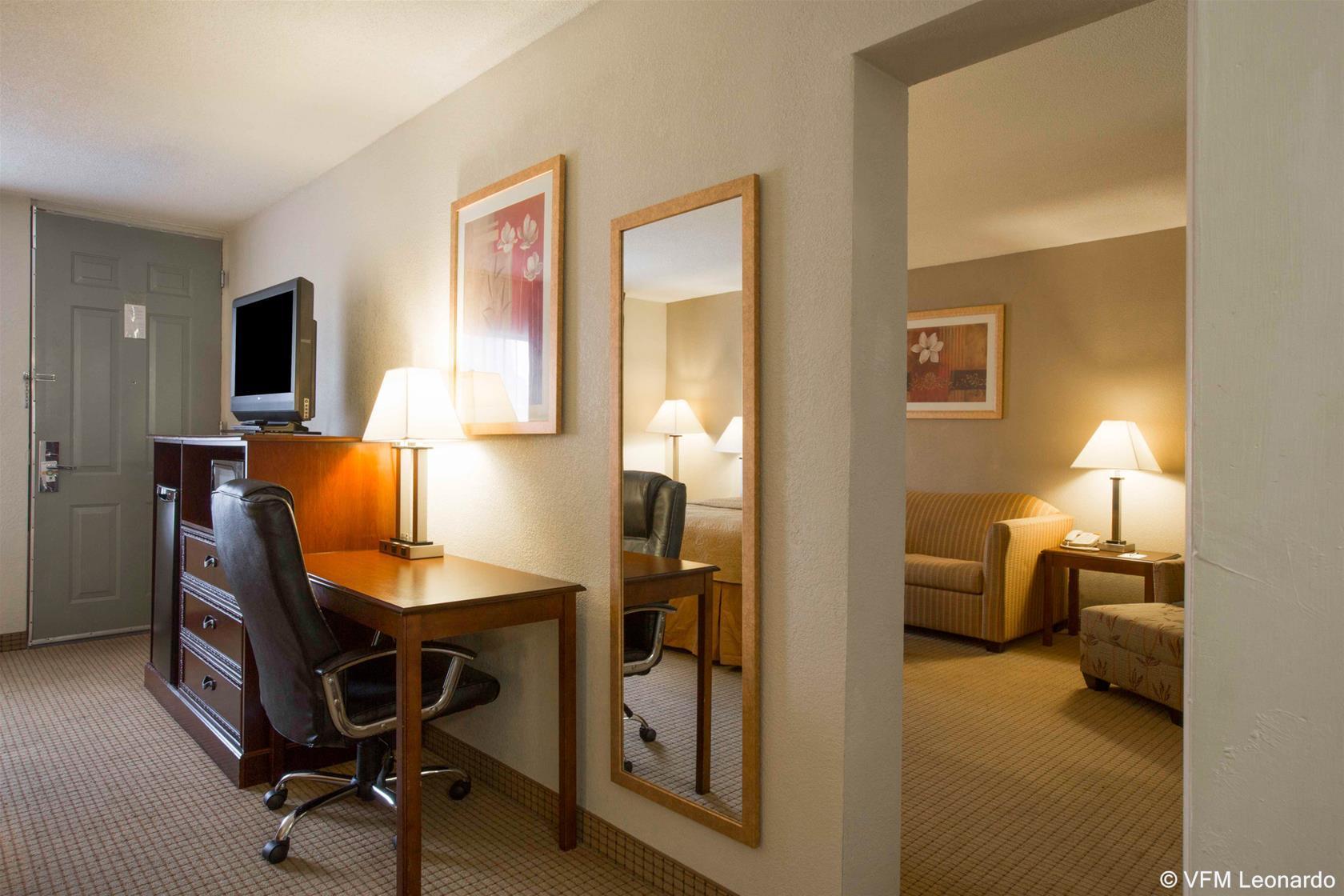 Quality Inn & Suites Near Lake Eufaula Bagian luar foto