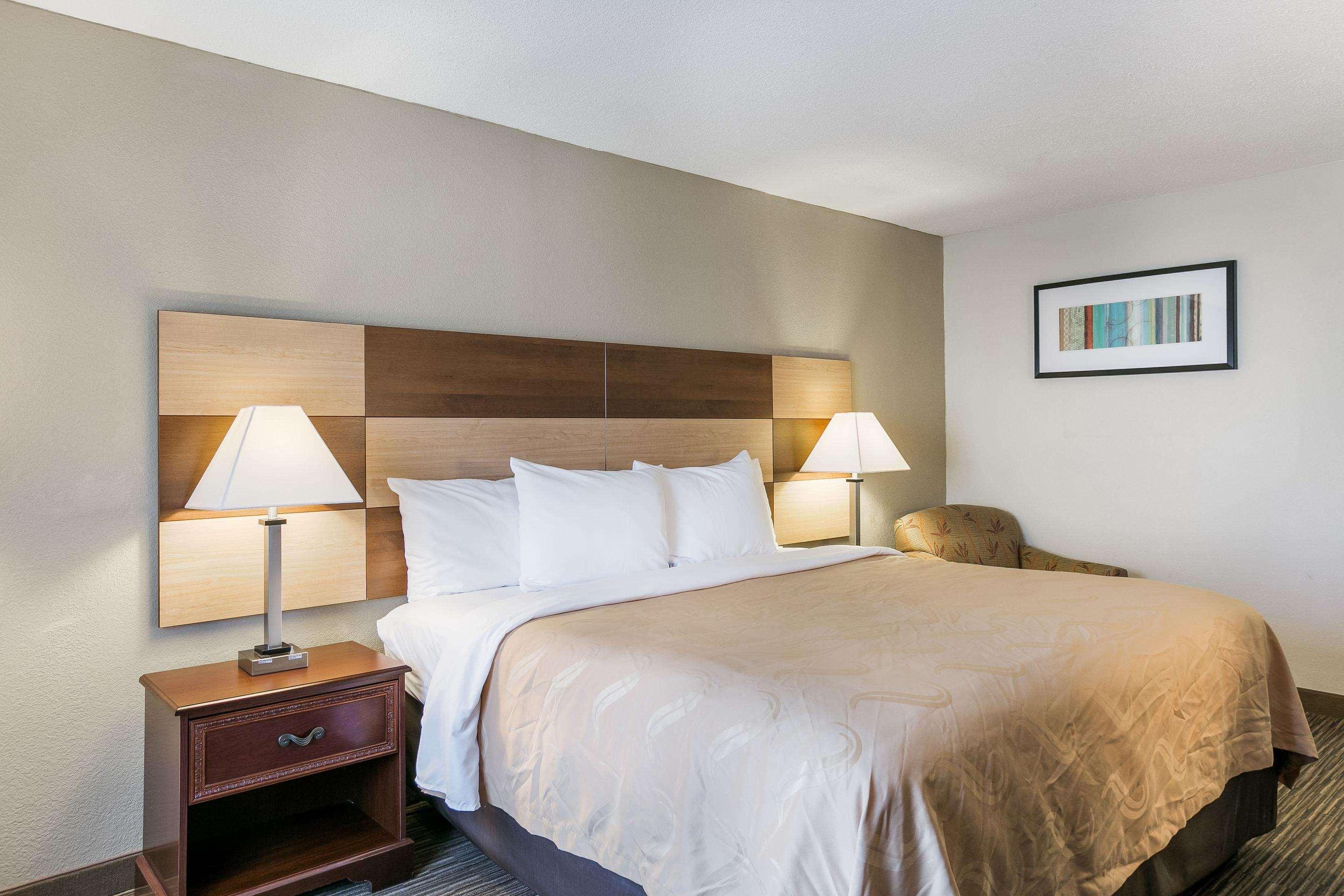 Quality Inn & Suites Near Lake Eufaula Bagian luar foto