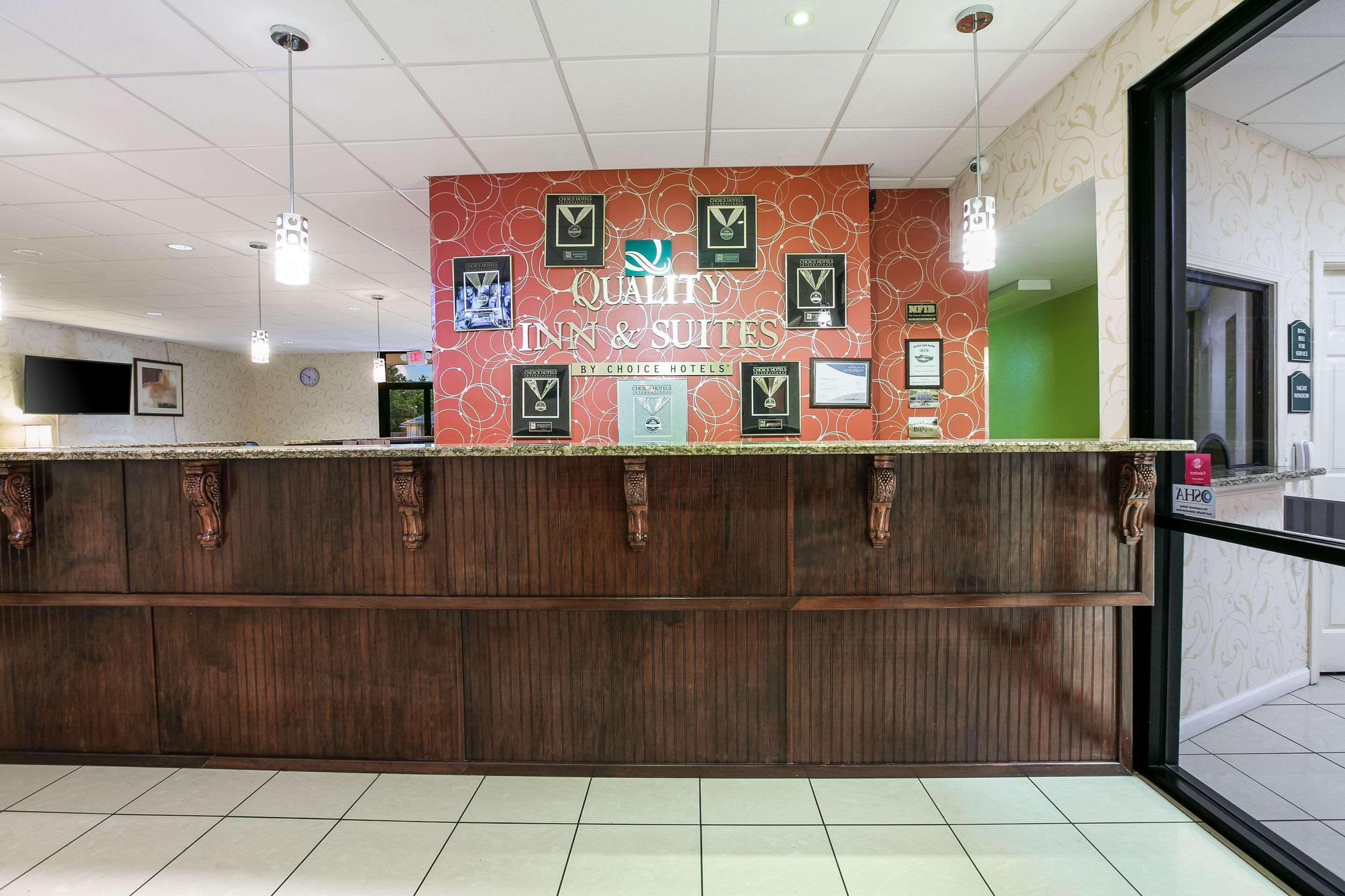 Quality Inn & Suites Near Lake Eufaula Bagian luar foto