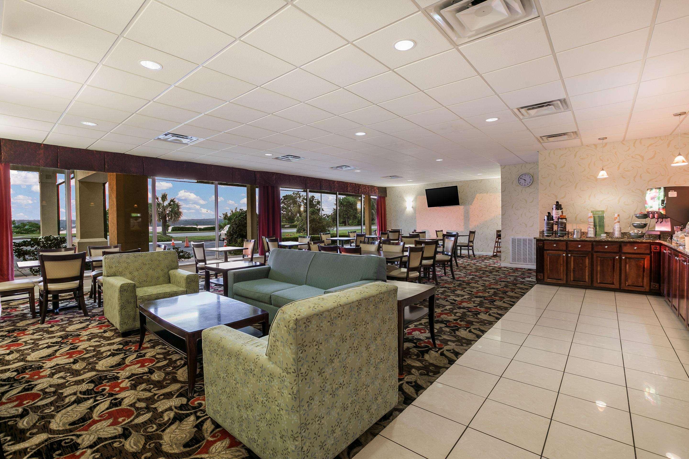 Quality Inn & Suites Near Lake Eufaula Bagian luar foto