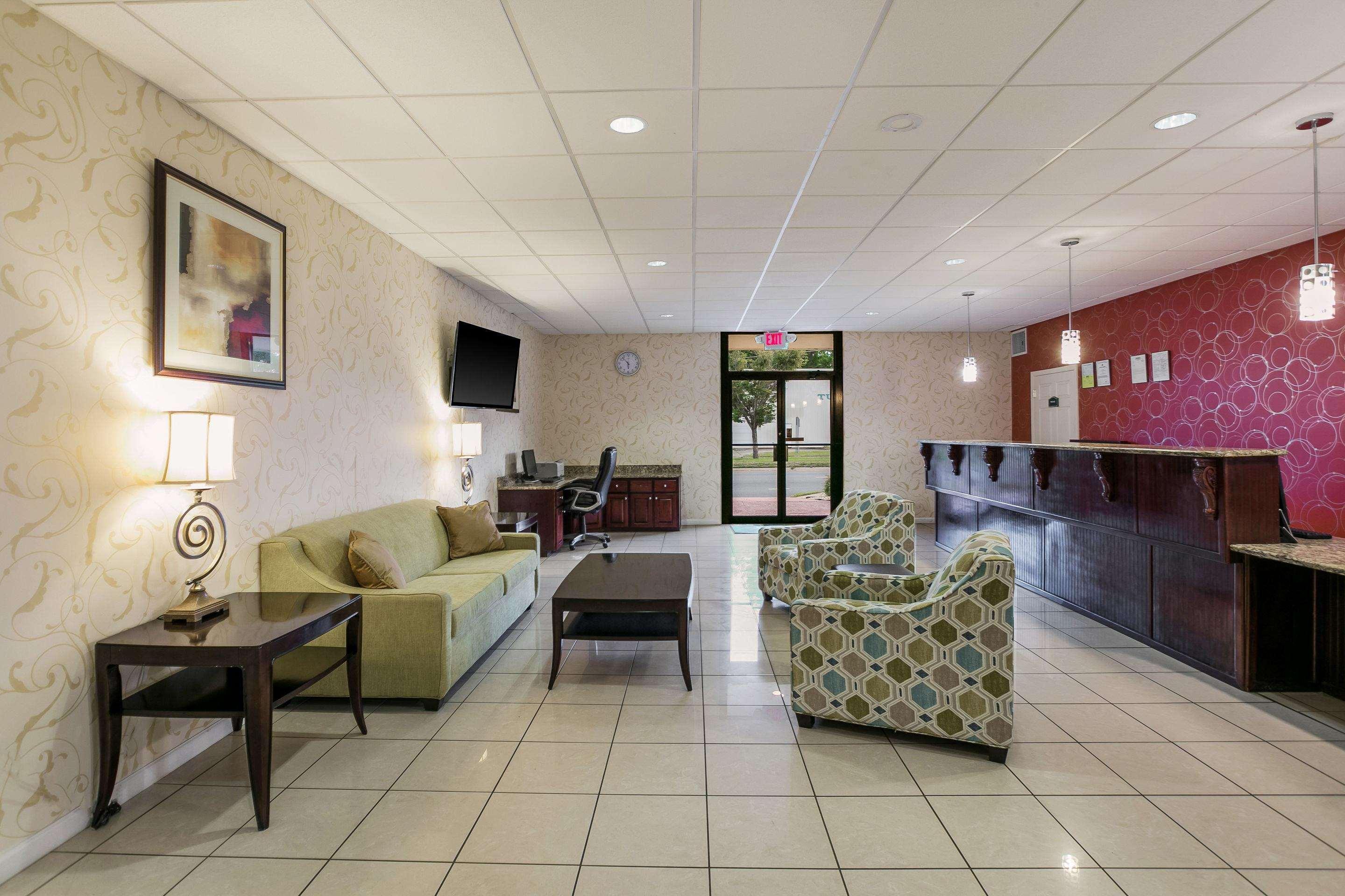 Quality Inn & Suites Near Lake Eufaula Bagian luar foto
