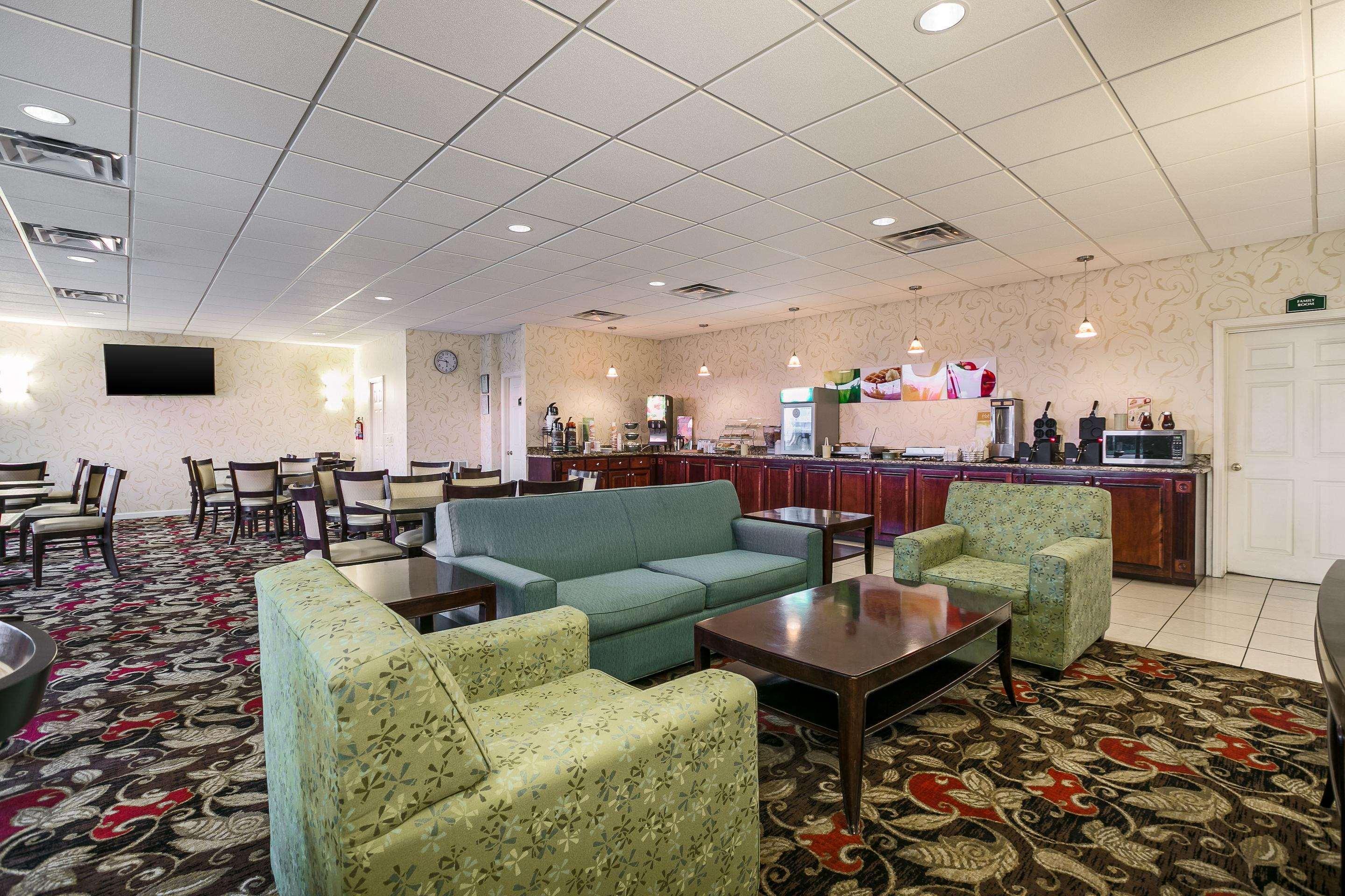 Quality Inn & Suites Near Lake Eufaula Bagian luar foto